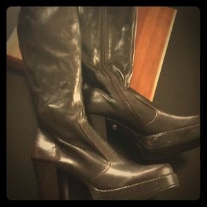 Skecher black boots Sz 9